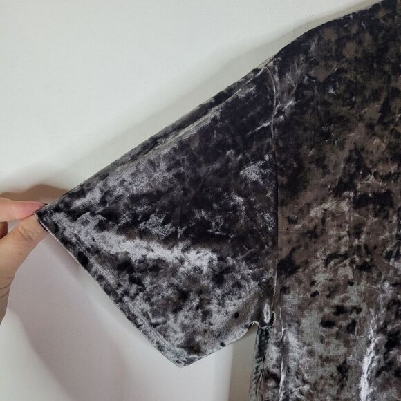 Beautifully Soft Silver Grey Velvet Top with Collar Bow Detail - Picture 7 of 10